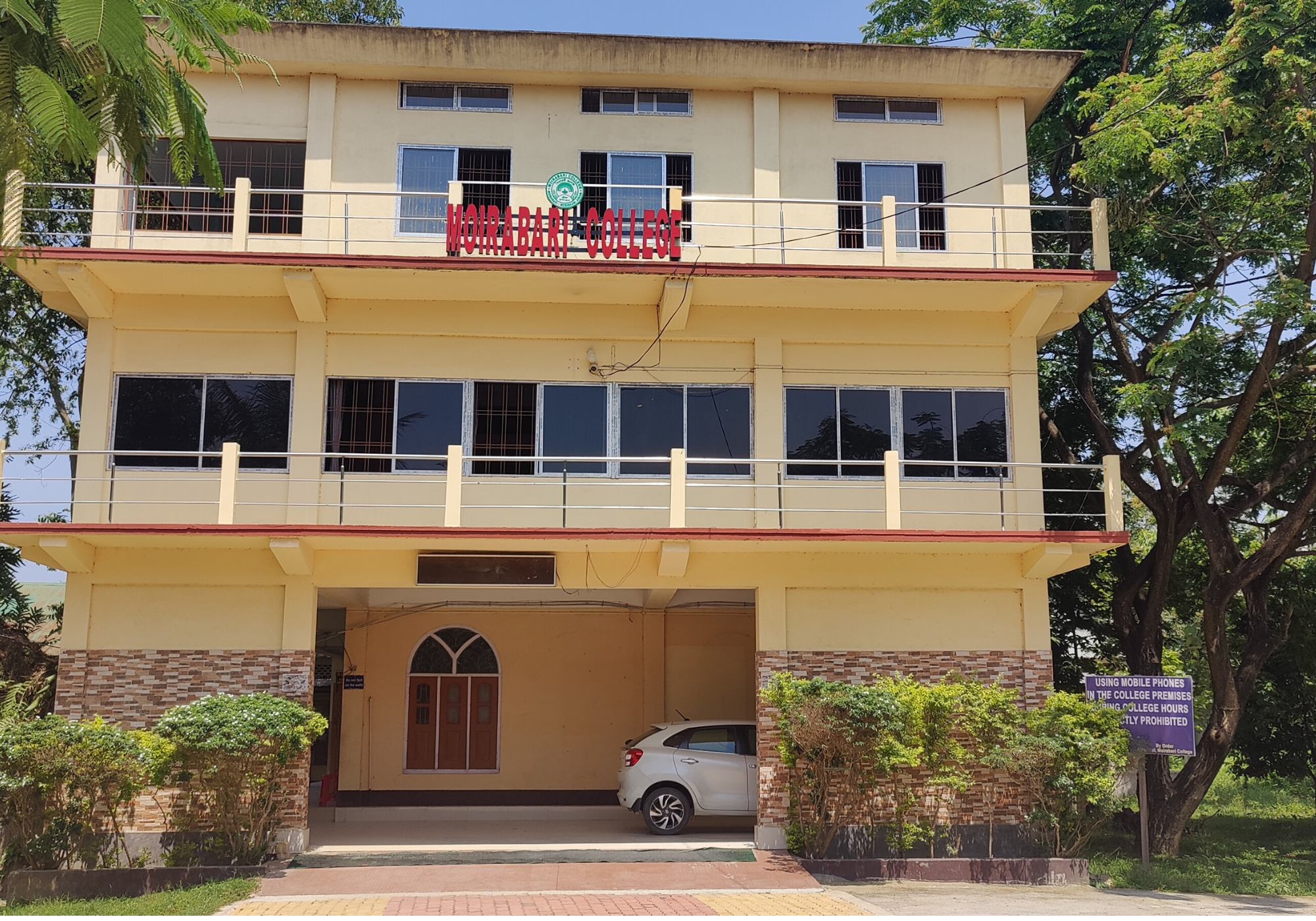 Moirabari College